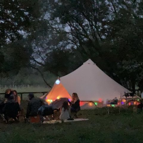 Camping in The Cotswolds with lovely clean well maintained facilities, car parking and trickle charge EV plug ins and 200 acres to run loose in...